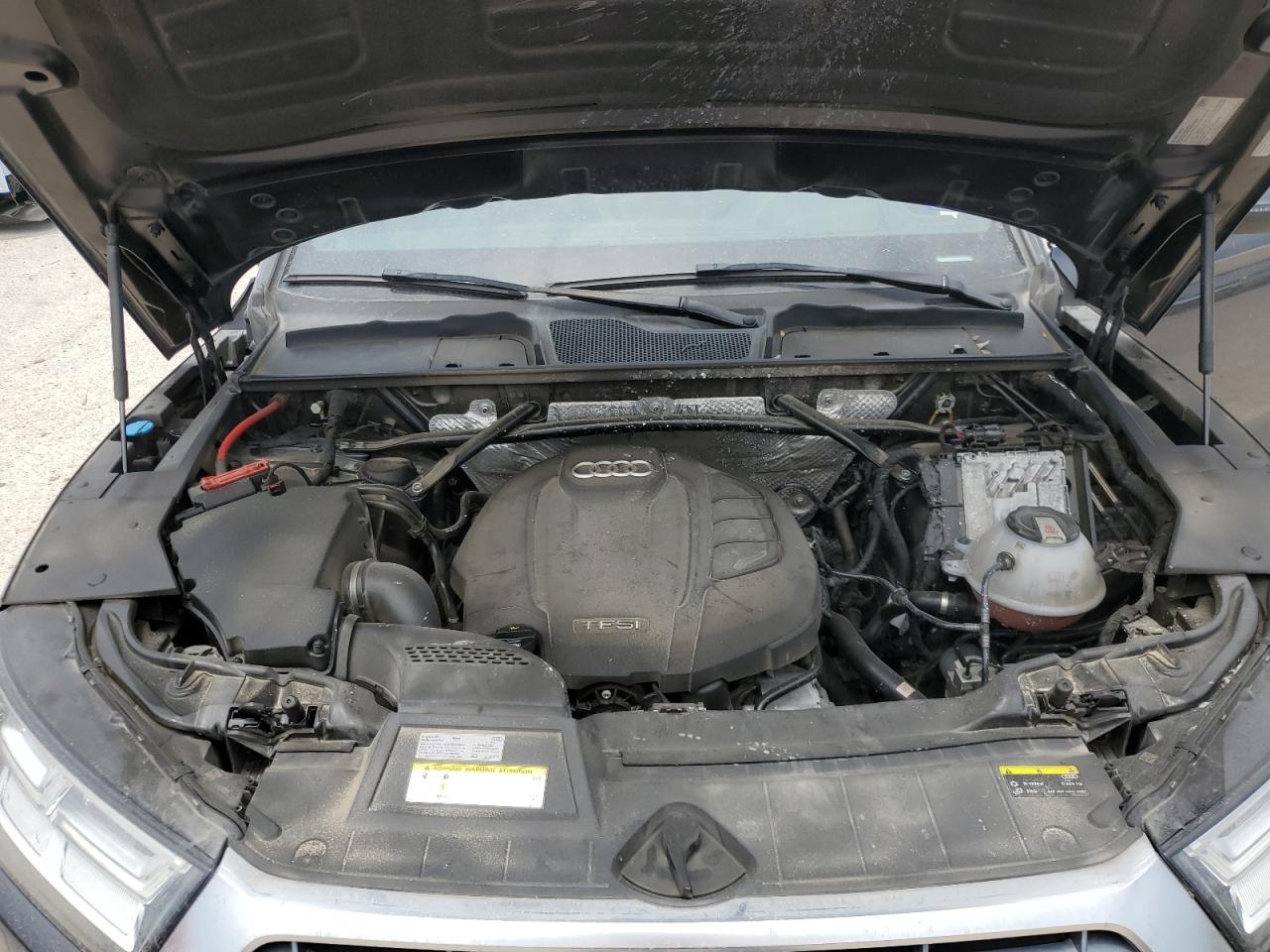 WA1CNAFY9J2084563 2018 Audi Q5 Prestige