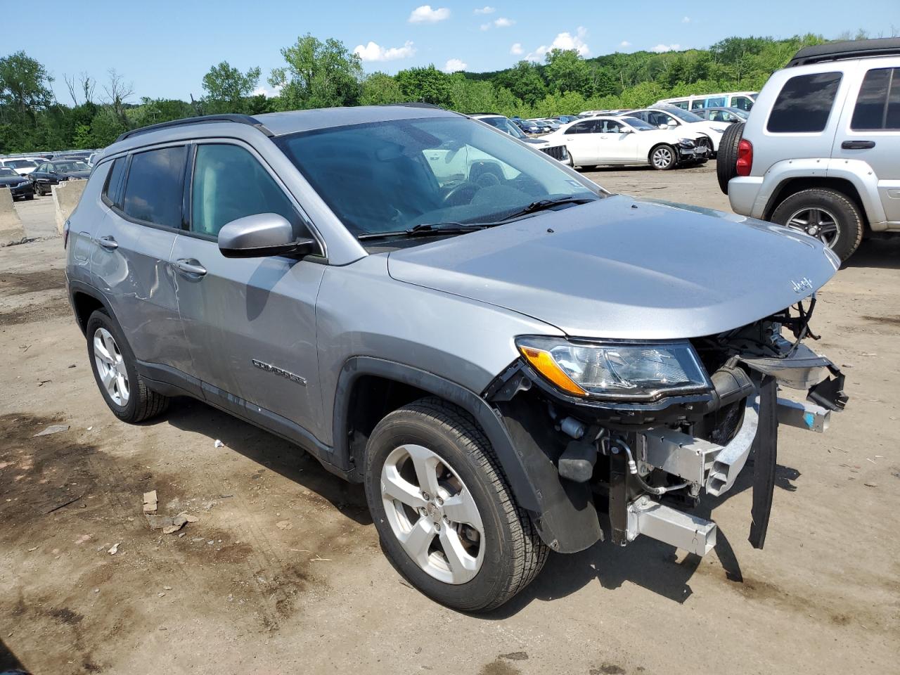 3C4NJDBB8KT599387 2019 Jeep Compass Latitude