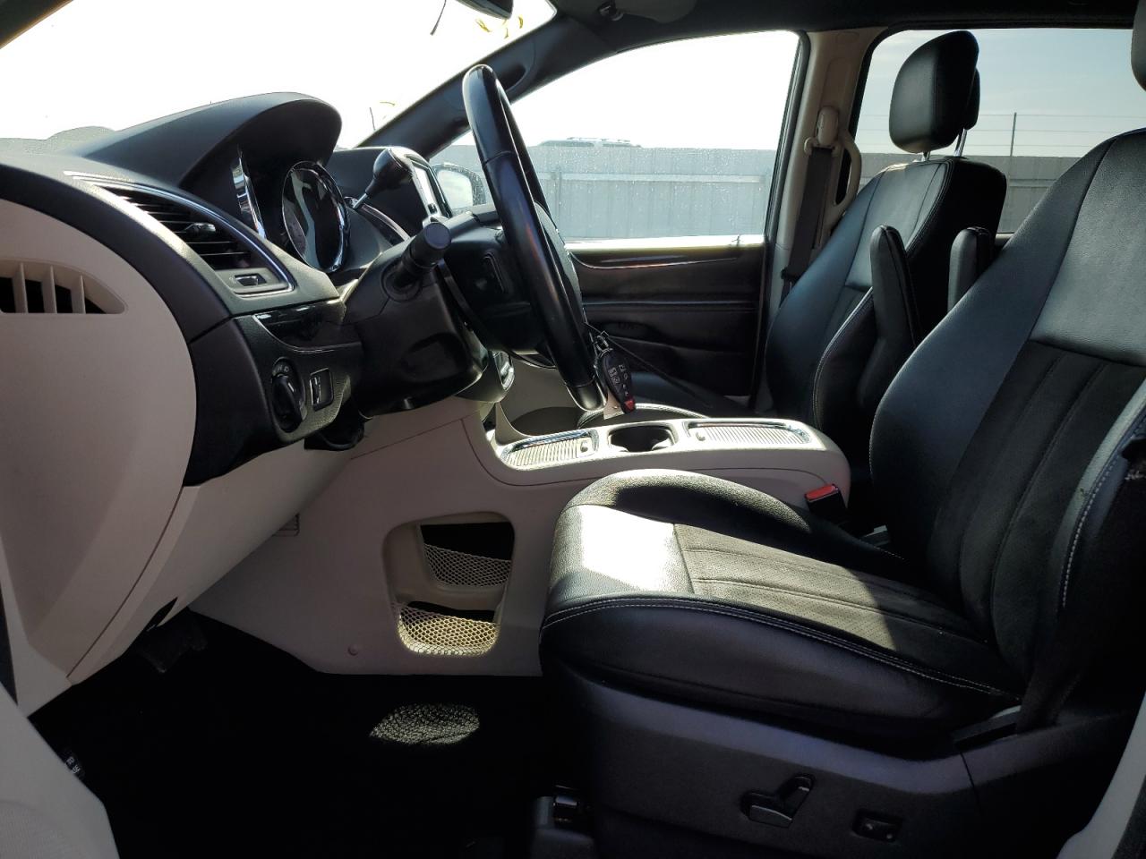 2C4RDGCG4KR798184 2019 Dodge Grand Caravan Sxt