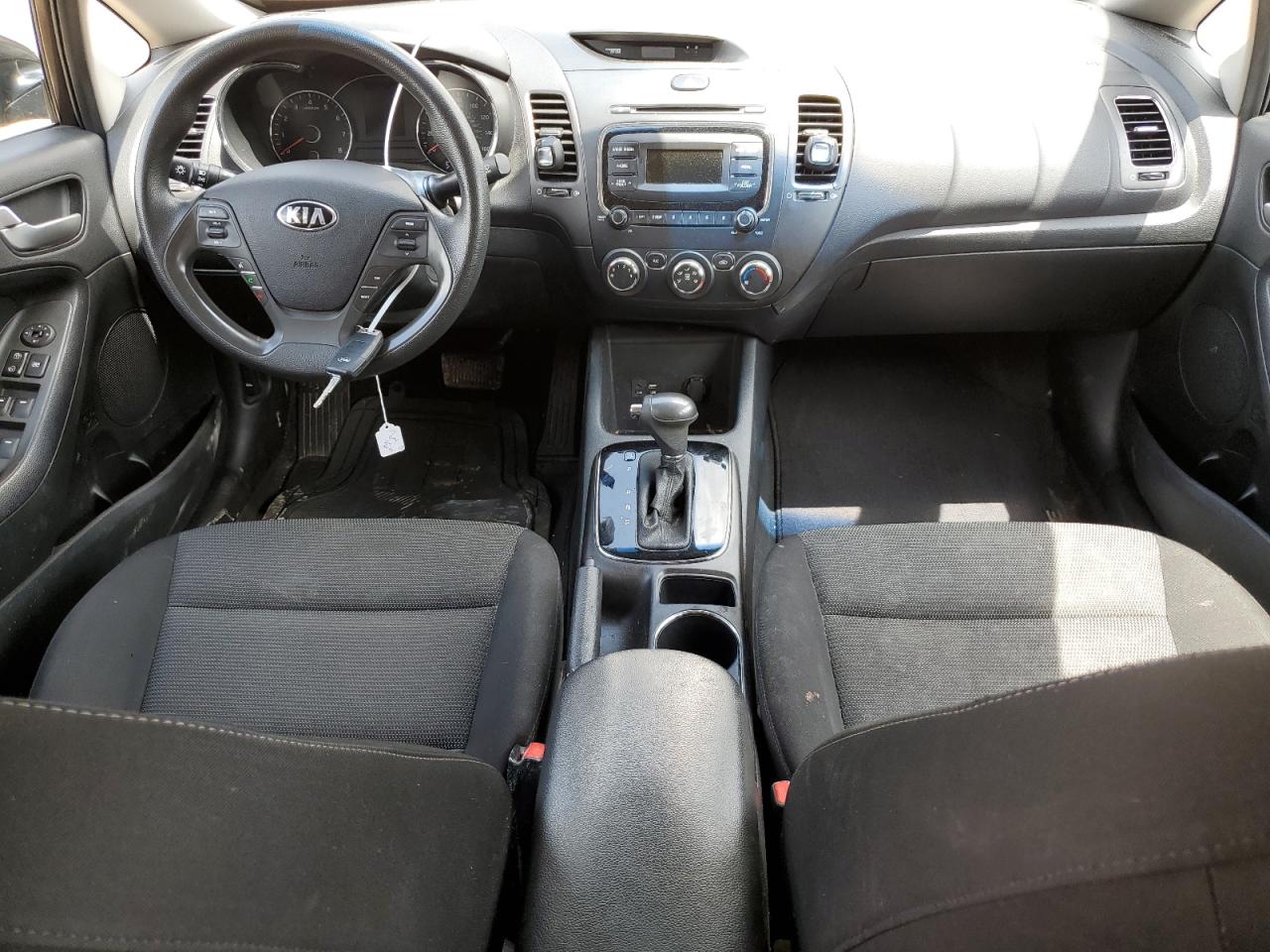 3KPFK4A76HE040416 2017 Kia Forte Lx