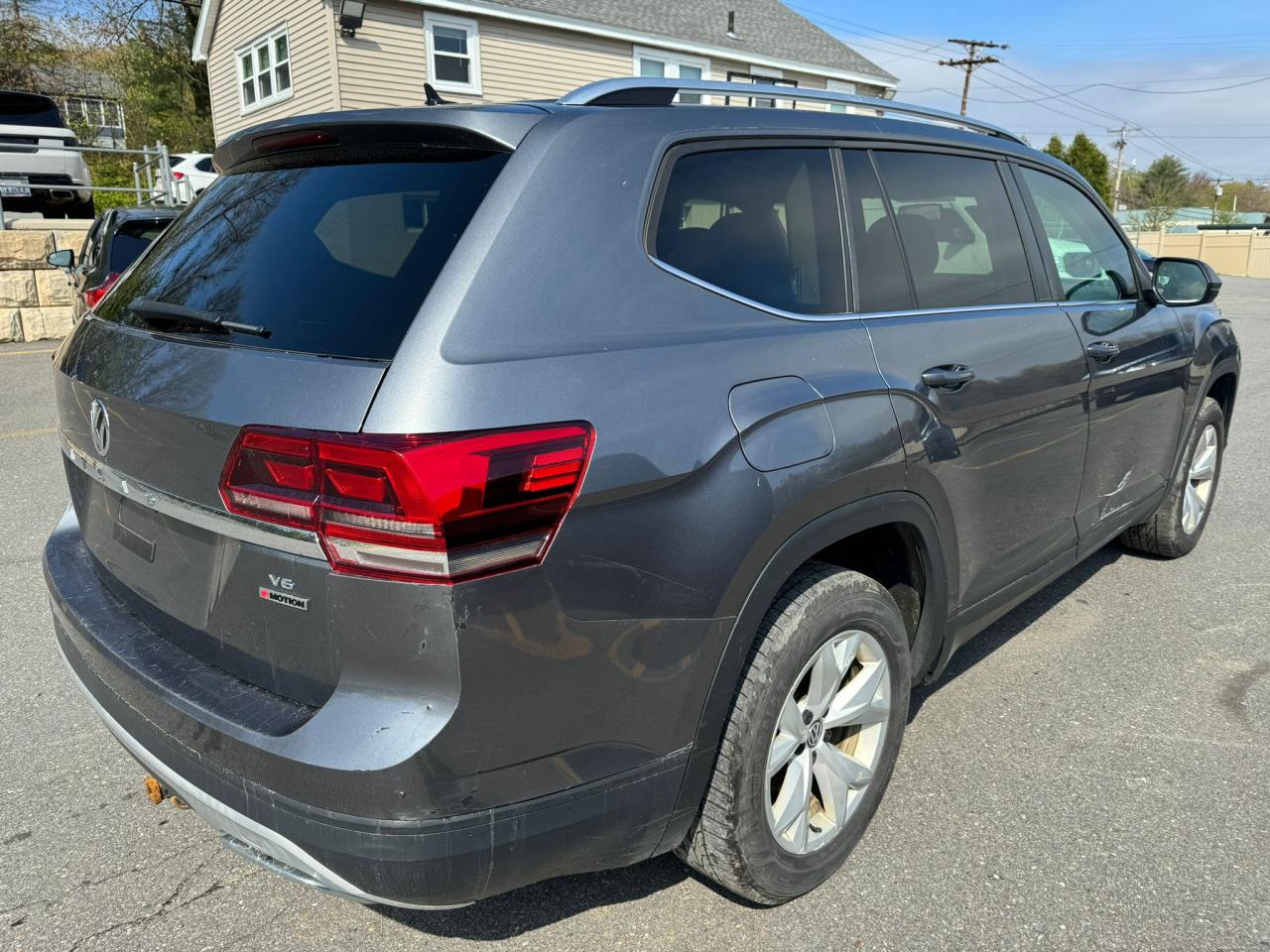 1V2HR2CA2JC515105 2018 Volkswagen Atlas