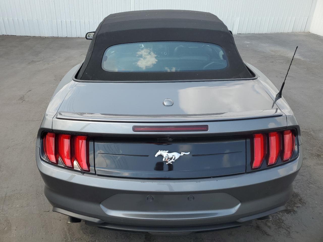 2022 Ford Mustang vin: 1FATP8UH8N5120569