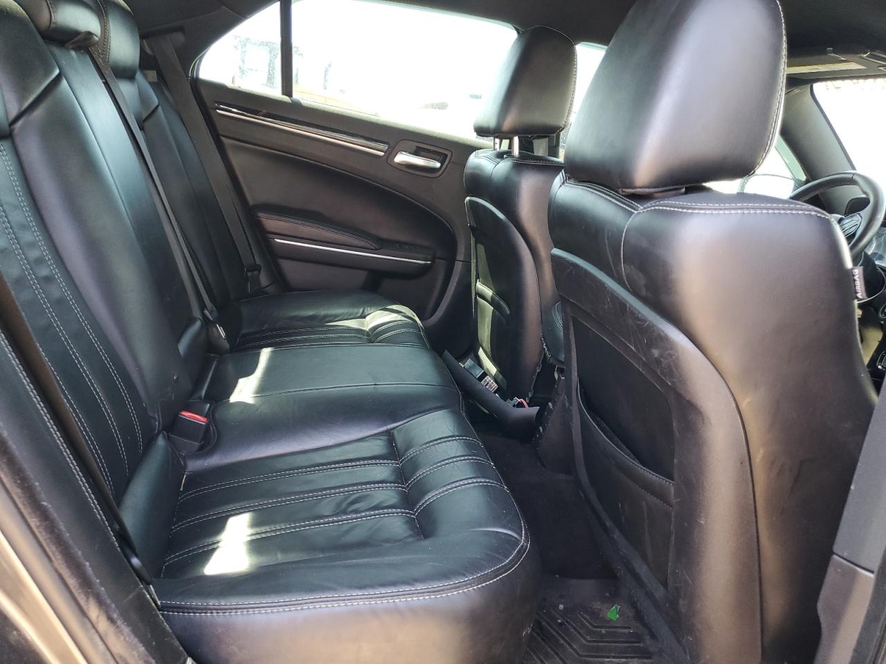 2C3CCABG5JH299944 2018 Chrysler 300 S