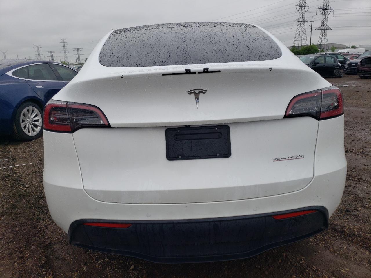 7SAYGDEF5PF588818 2023 Tesla Model Y