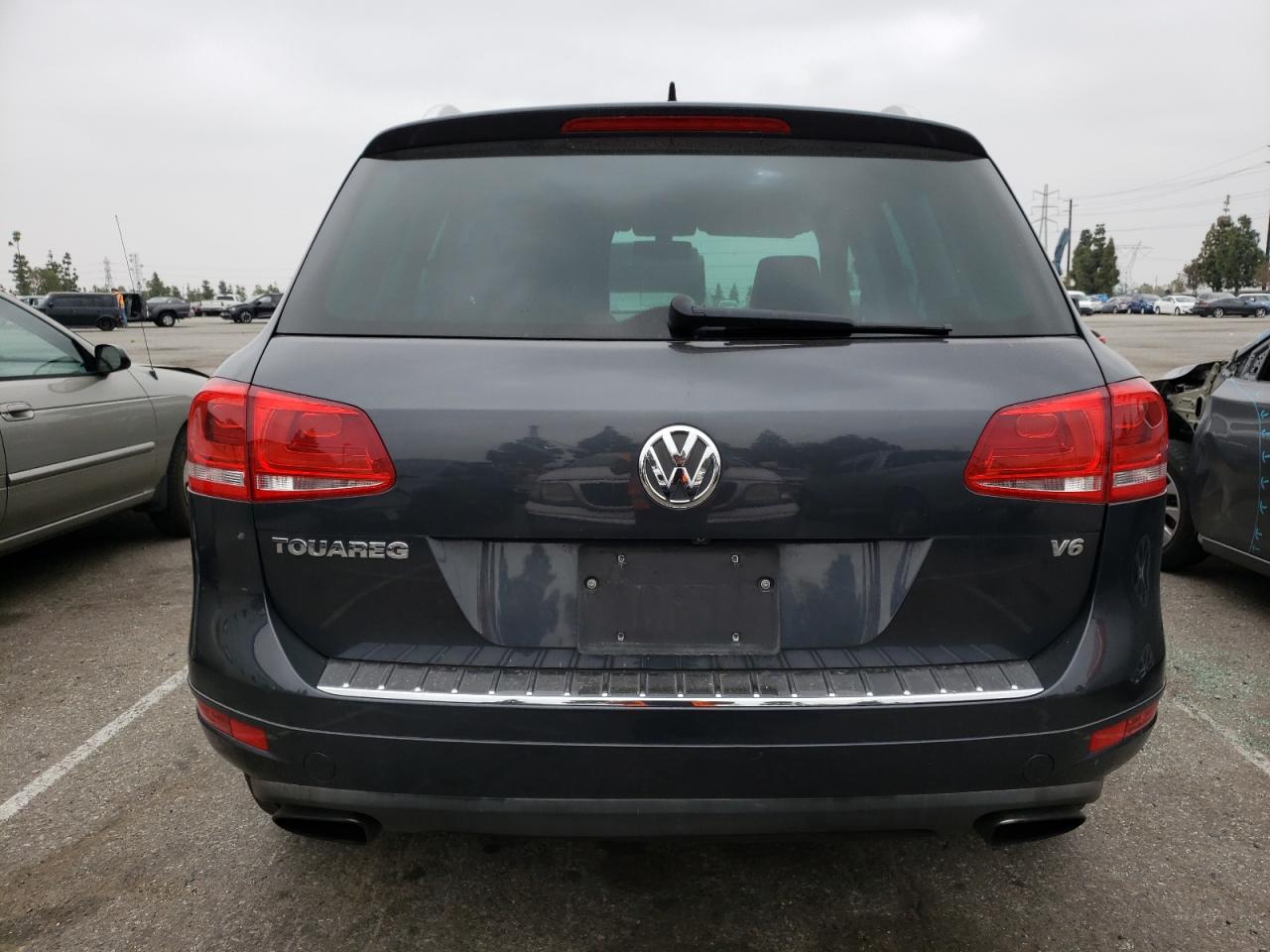 WVGFF9BP2BD000239 2011 Volkswagen Touareg V6