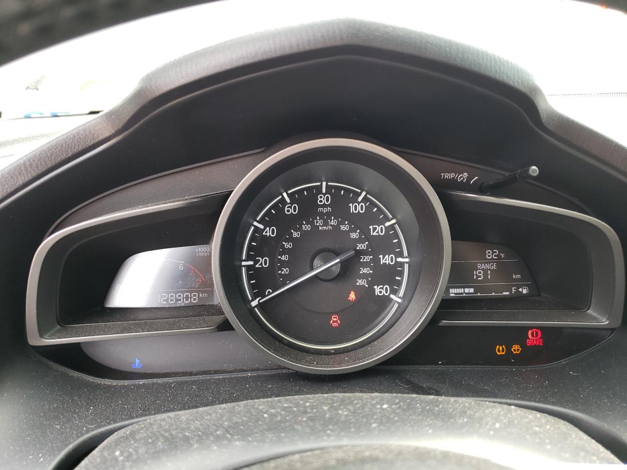 3MZBN1L32JM174234 2018 Mazda 3 Touring