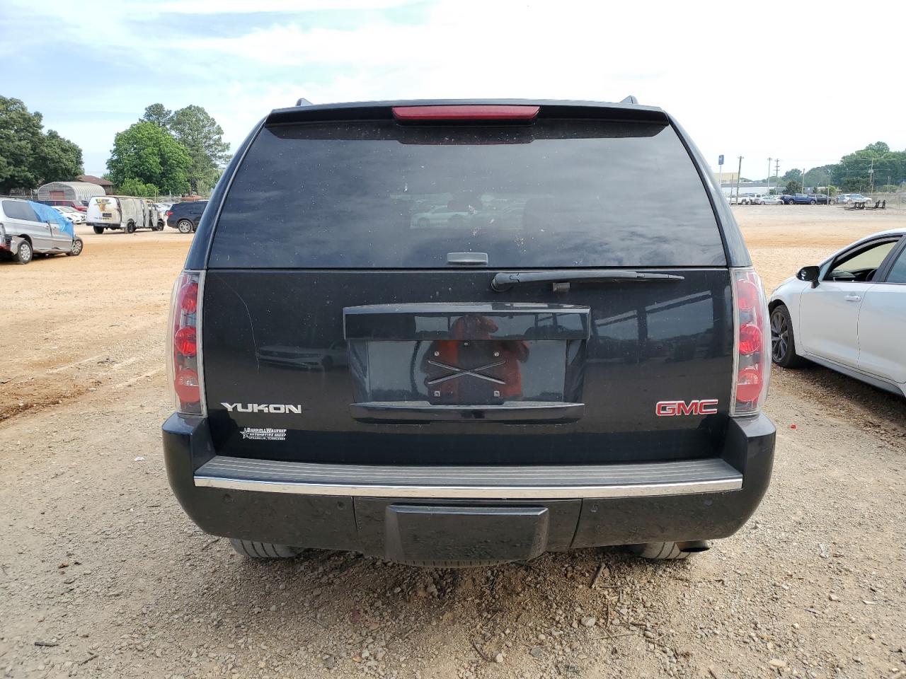 1GKFK63858J206076 2008 GMC Yukon Denali