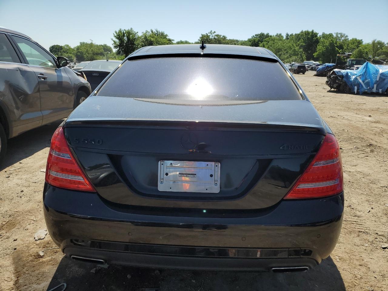 WDDNG8GB7AA352470 2010 Mercedes-Benz S 550 4Matic