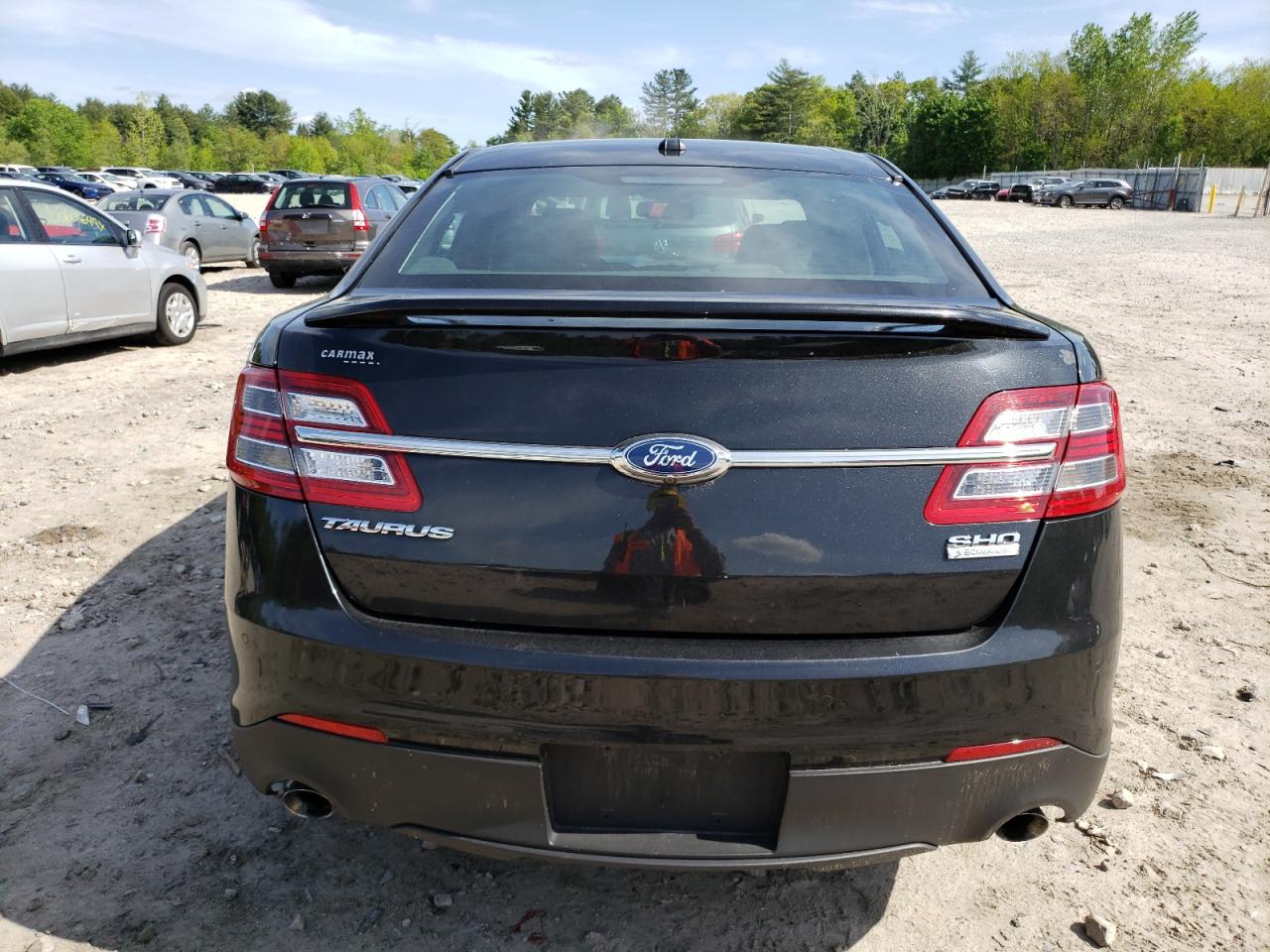 1FAHP2KT9FG161177 2015 Ford Taurus Sho