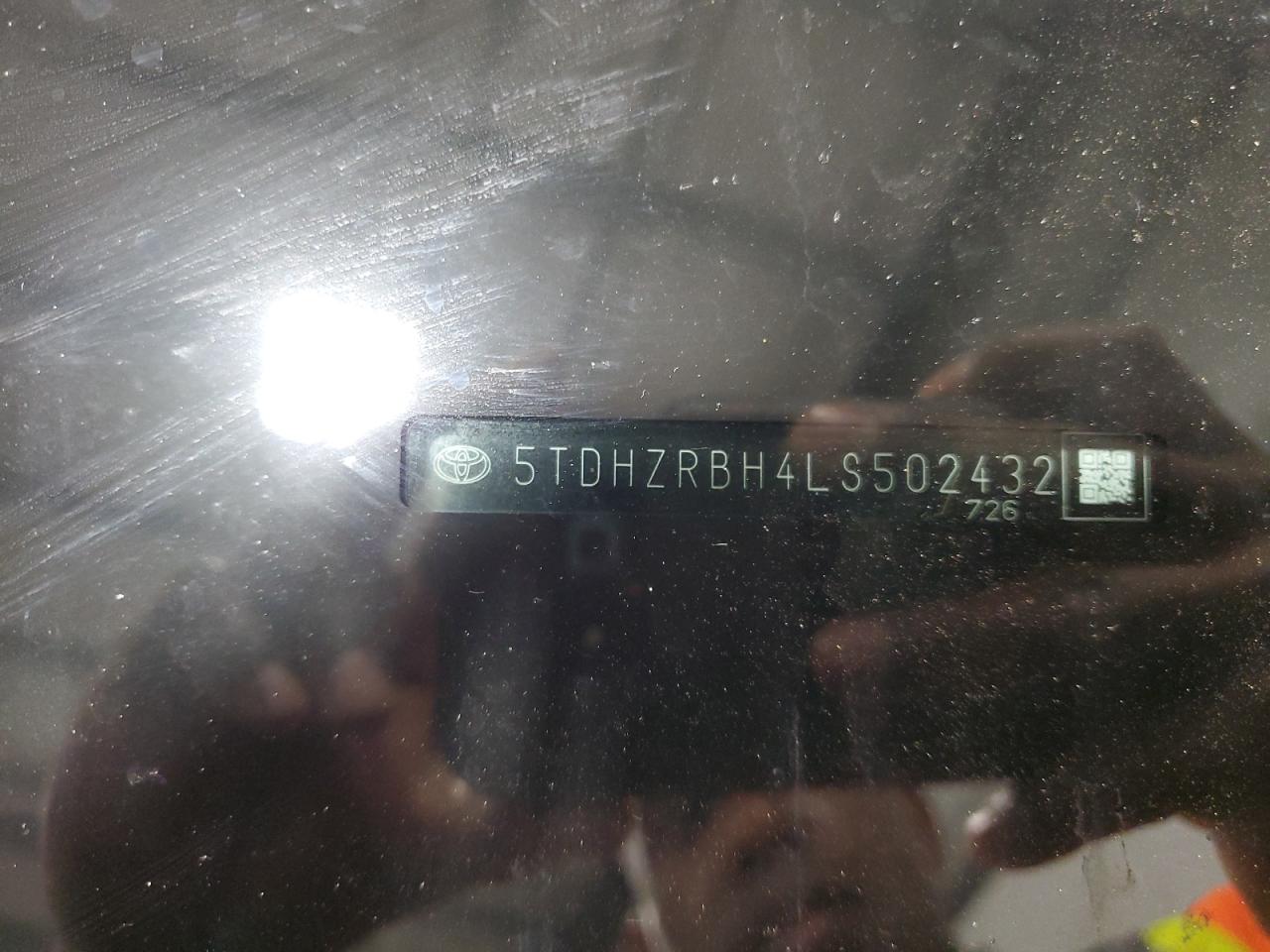 5TDHZRBH4LS502432 2020 Toyota Highlander Xle