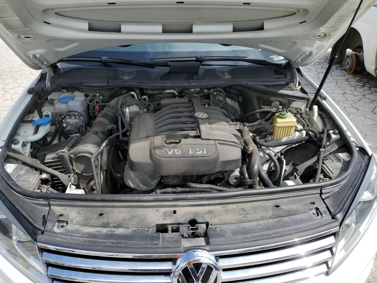 WVGRF7BP2HD003281 2017 Volkswagen Touareg Wolfsburg