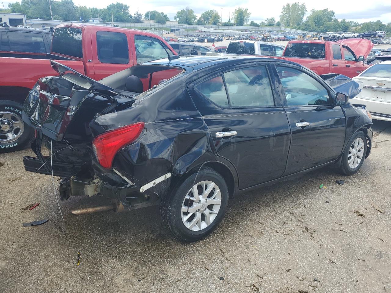 2017 Nissan Versa S vin: 3N1CN7APXHL802673