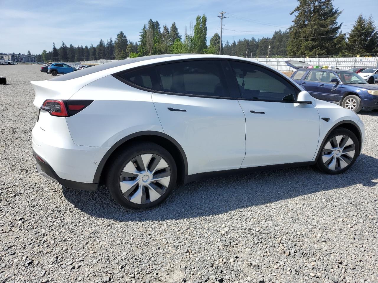 7SAYGDEE5NF358409 2022 Tesla Model Y