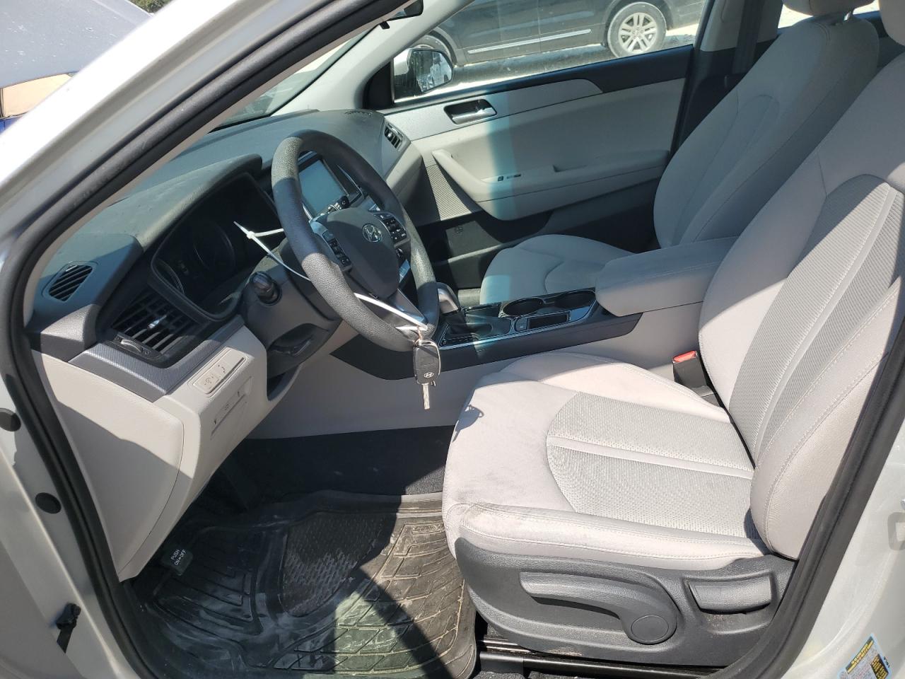 5NPE24AF0KH763183 2019 Hyundai Sonata Se