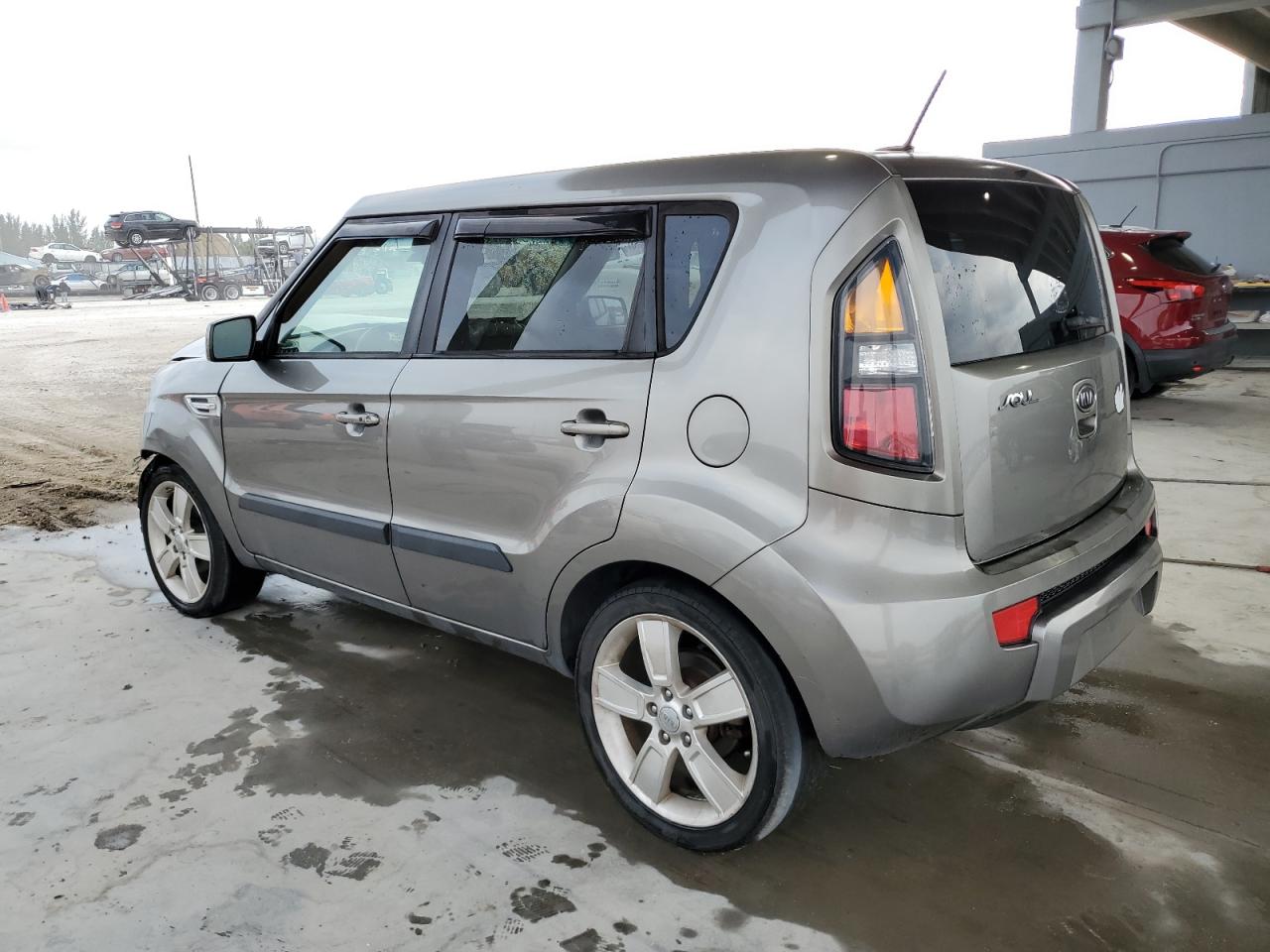 KNDJT2A24B7255140 2011 Kia Soul +