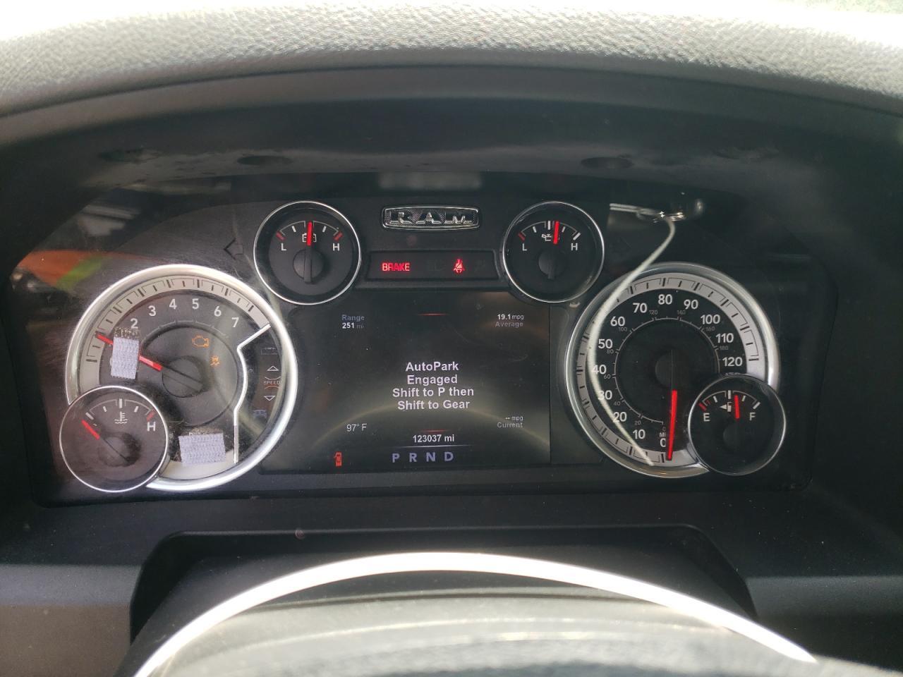 1C6RR6GG1HS582829 2017 Ram 1500 Slt