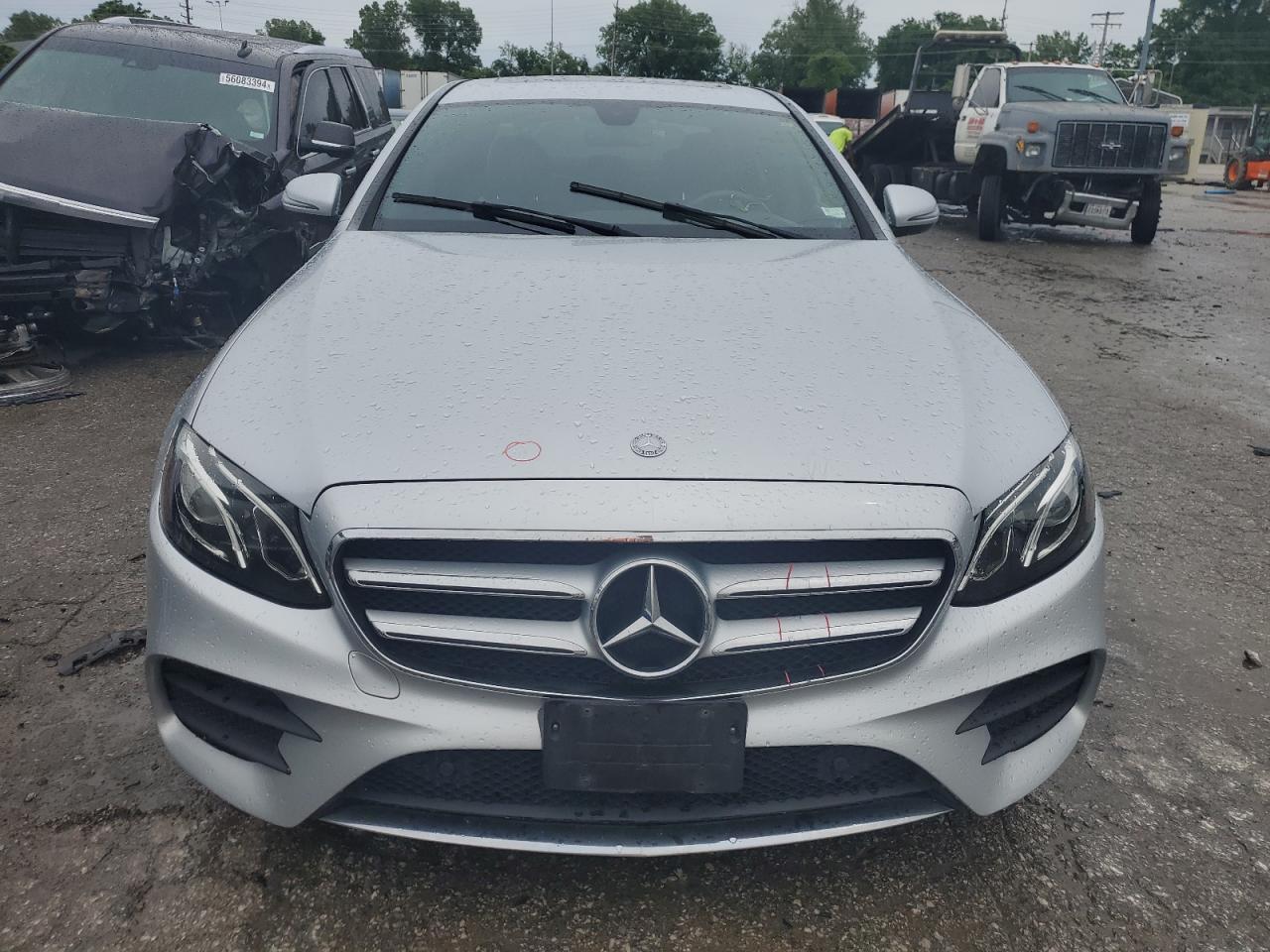 2017 Mercedes-Benz E 300 4Matic vin: WDDZF4KB3HA094642