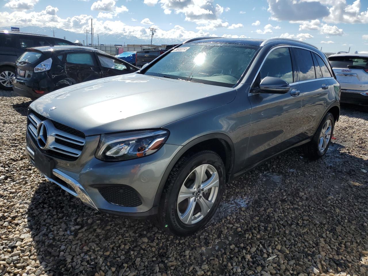 WDC0G4KB5HV002918 2017 Mercedes-Benz Glc 300 4Matic