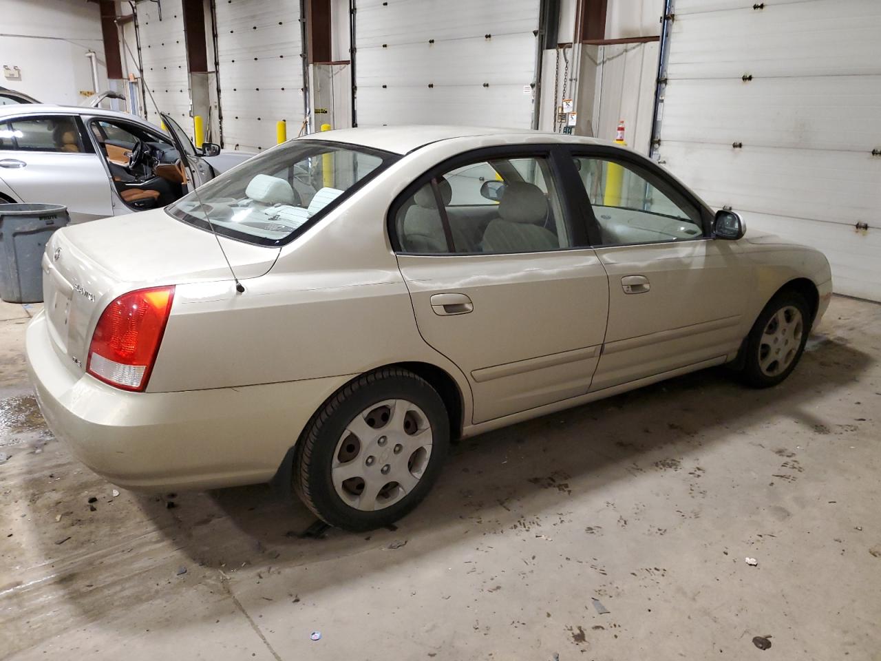 KMHDN45DX1U061612 2001 Hyundai Elantra Gls