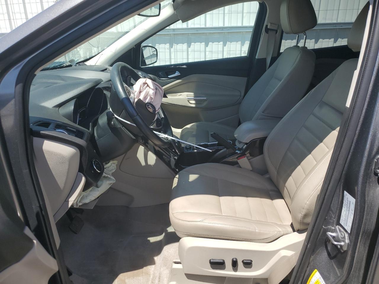 1FMCU9J96EUC67402 2014 Ford Escape Titanium