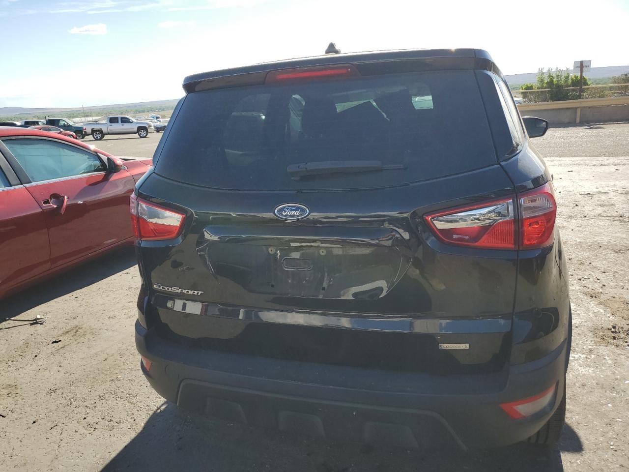 MAJ3P1RE9JC215122 2018 Ford Ecosport S