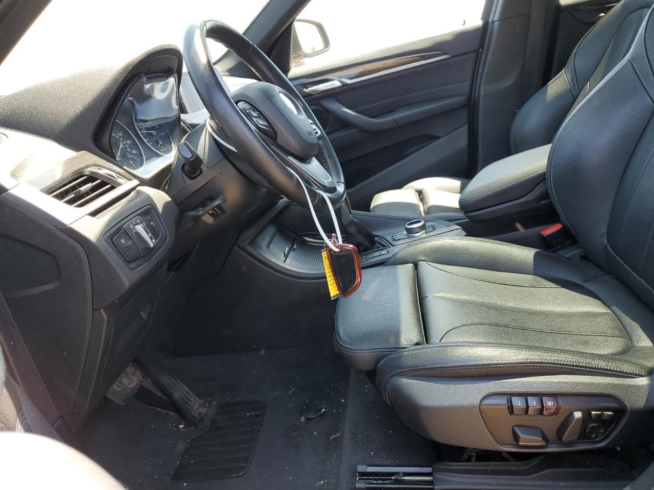 WBXHT3C31J5F91015 2018 BMW X1 xDrive28I