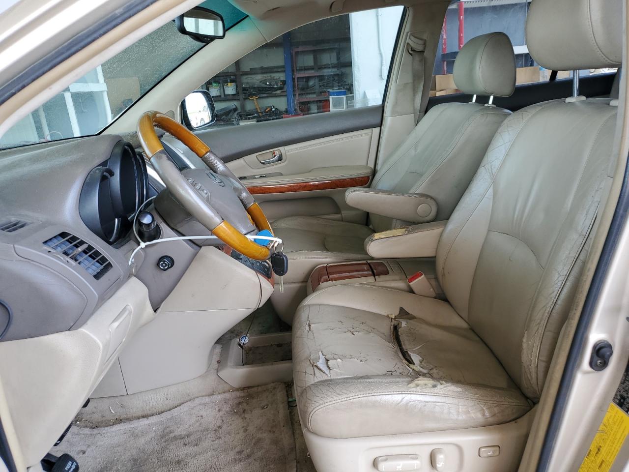 JTJHA31UX40031813 2004 Lexus Rx 330