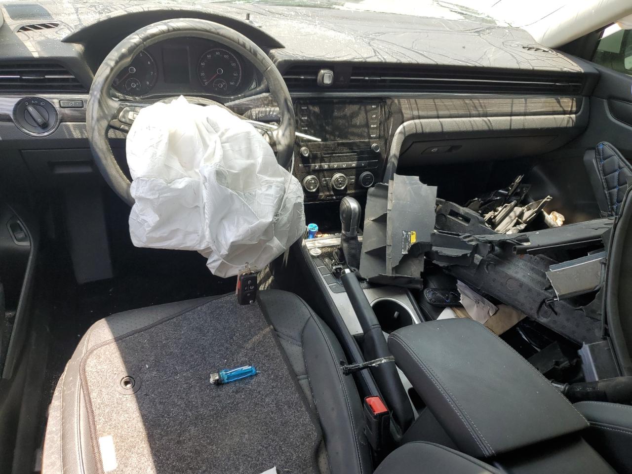 1VWMA7A32LC004776 2020 Volkswagen Passat R-Line