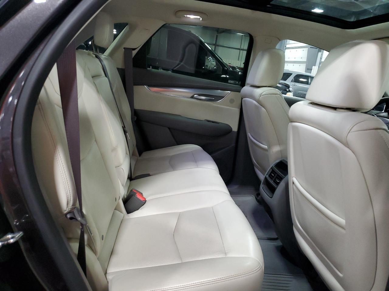 1GYKNDRS7HZ230707 2017 Cadillac Xt5 Luxury