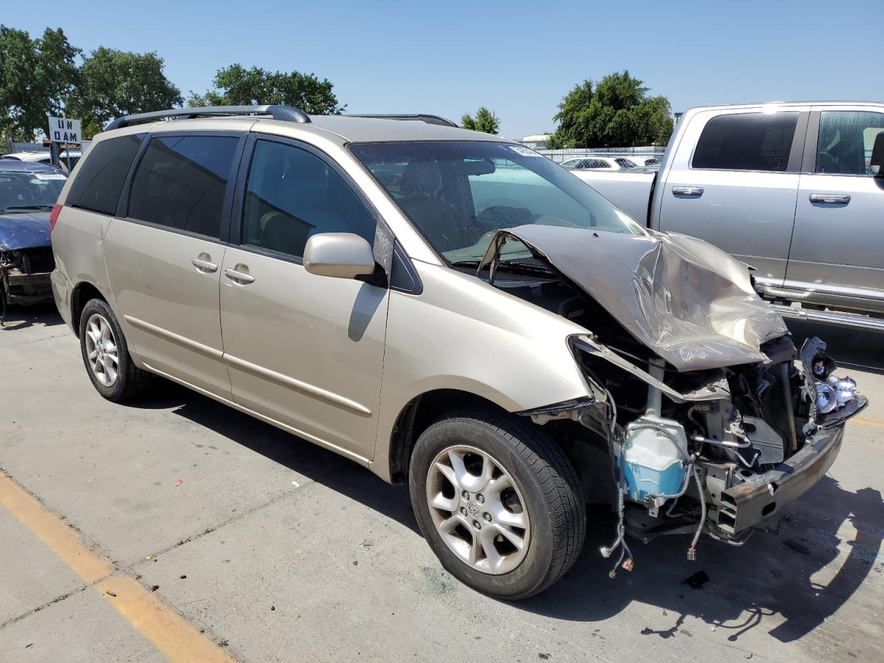 5TDBA22C54S017677 2004 Toyota Sienna Xle