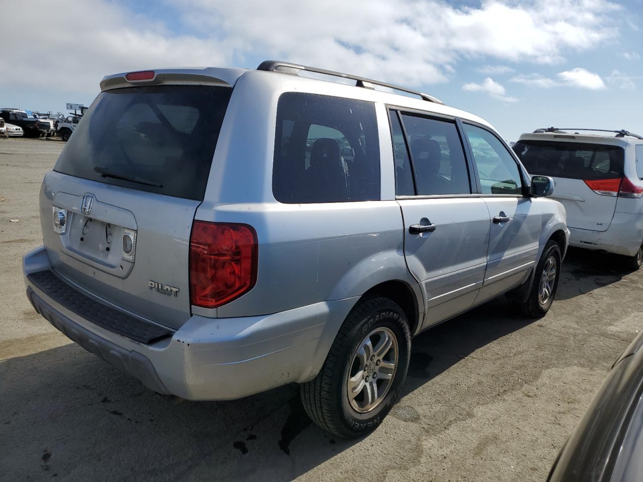 2HKYF18524H590699 2004 Honda Pilot Exl