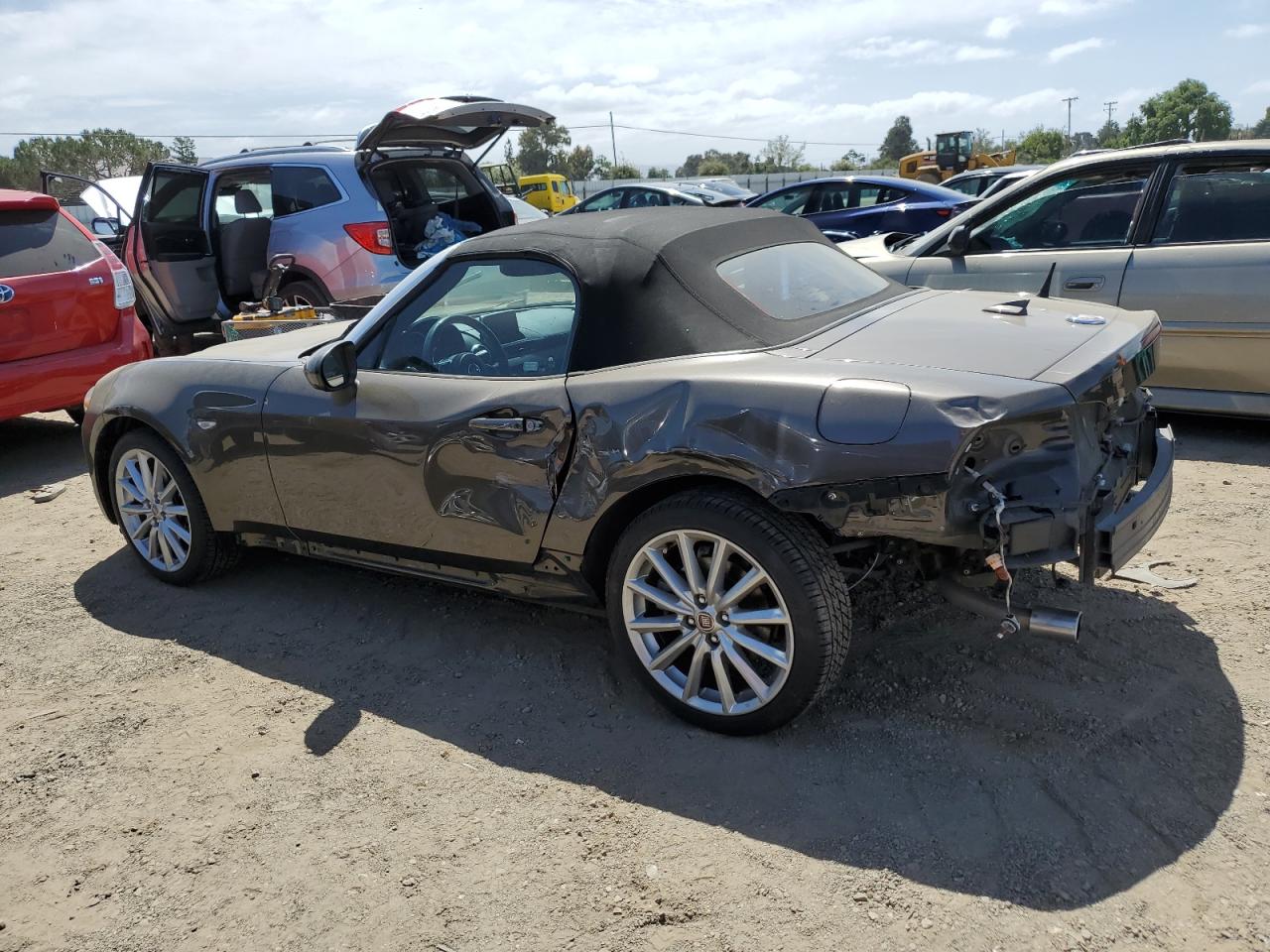 JC1NFAEKXH0103133 2017 Fiat 124 Spider Classica