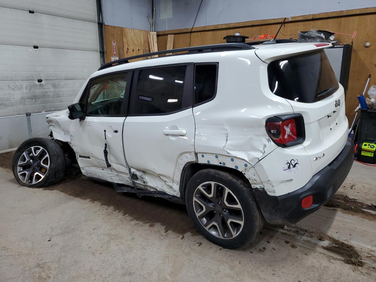 2017 Jeep Renegade Latitude vin: ZACCJBBB3HPF49198