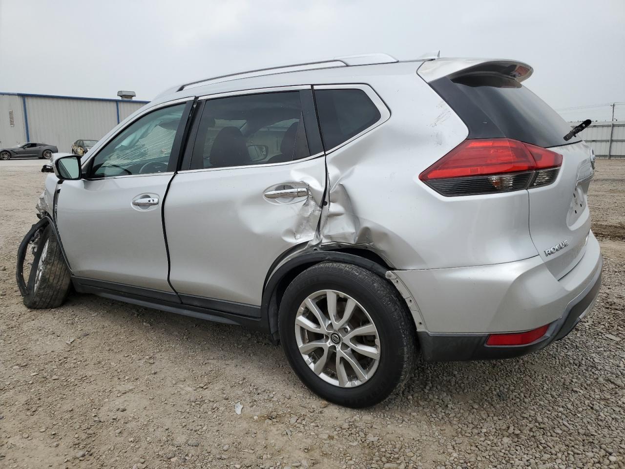 2017 Nissan Rogue S vin: KNMAT2MT2HP537824