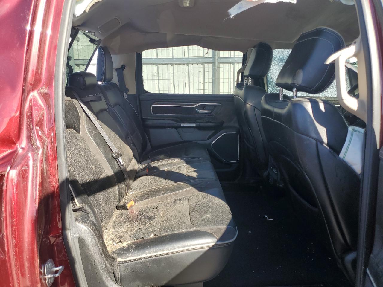 1C6SRFRT7KN715580 2019 Ram 1500 Laramie