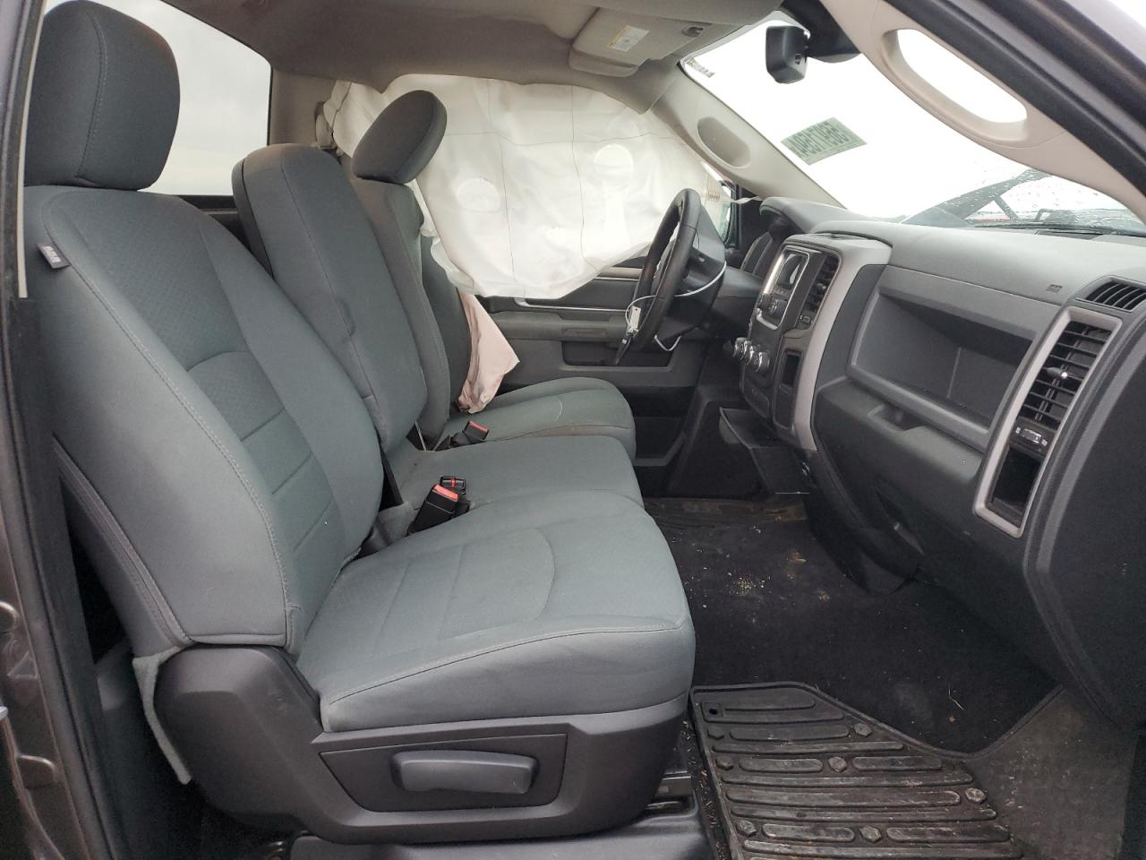 3C6JR6AT8GG312036 2016 Ram 1500 St