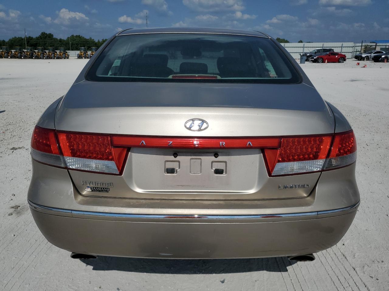 KMHFC46FX7A161752 2007 Hyundai Azera Se