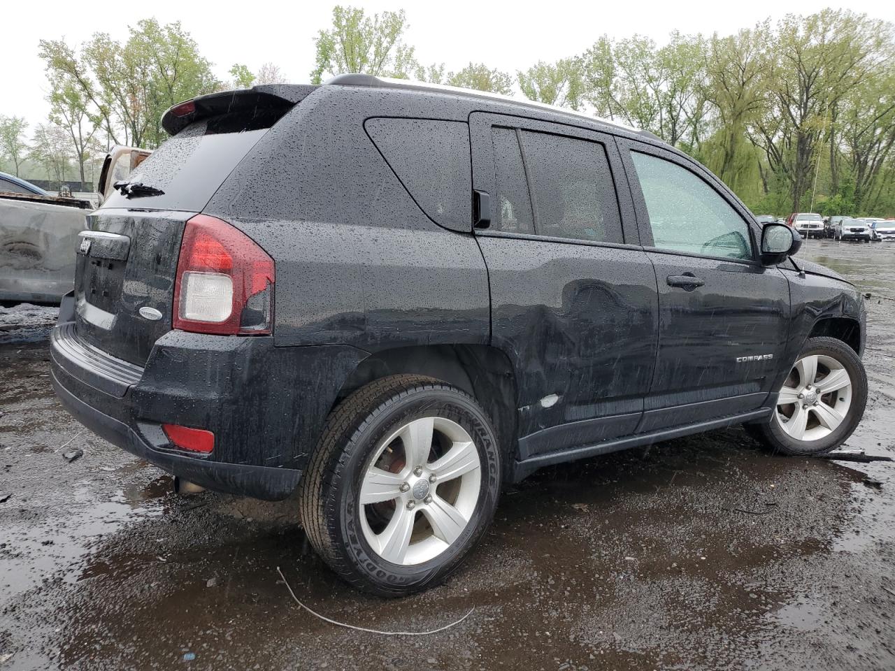 1C4NJDEB9FD125715 2015 Jeep Compass Latitude