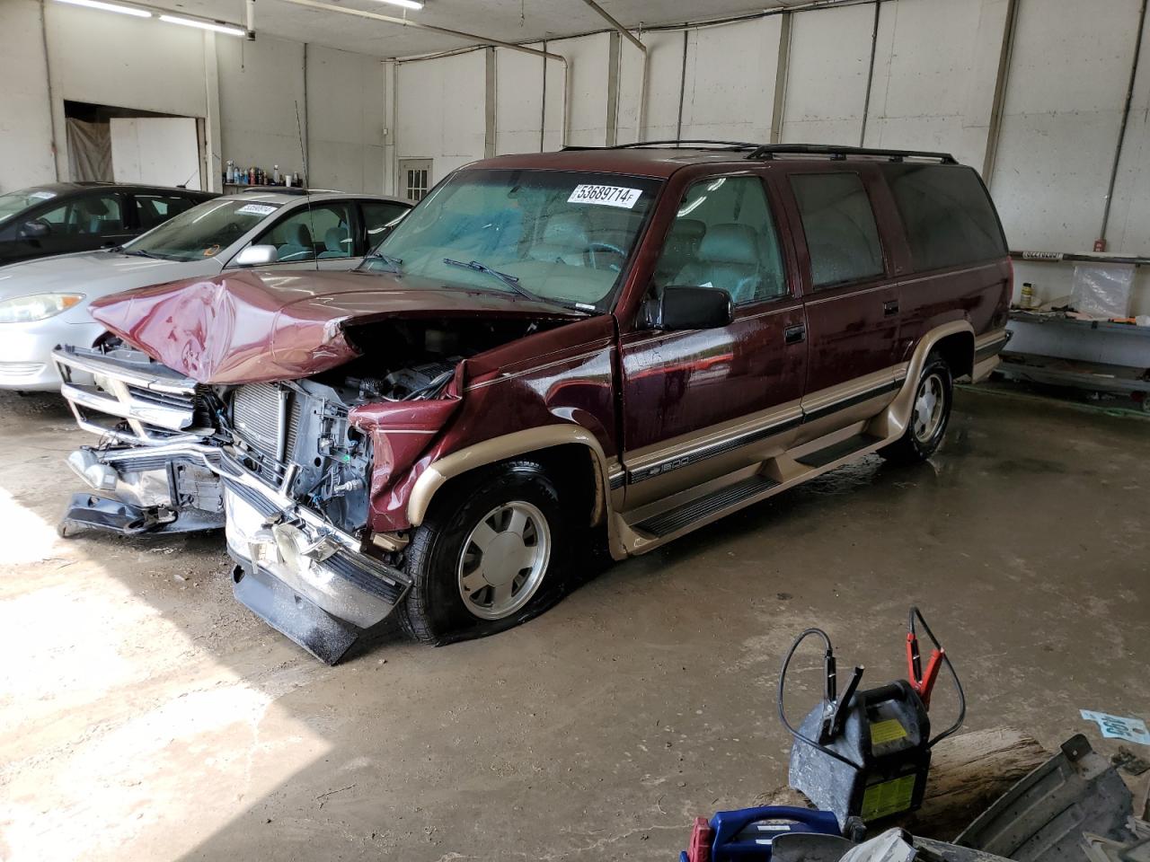 1GNEC16R4XJ556669 1999 Chevrolet Suburban C1500