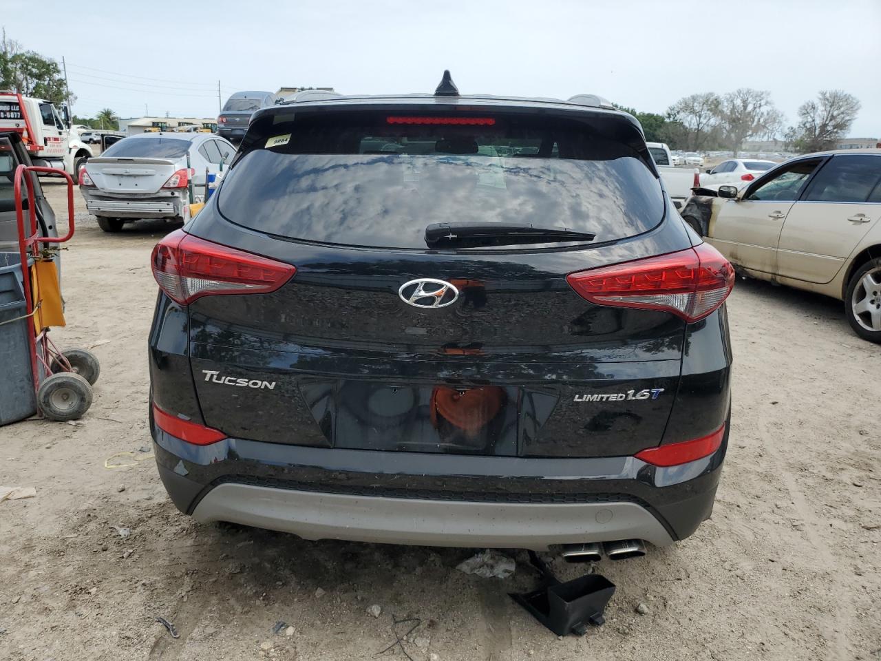KM8J33A23HU592894 2017 Hyundai Tucson Limited