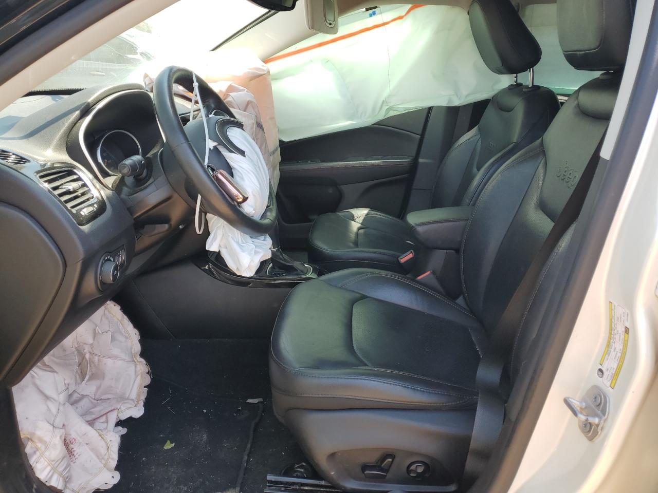 3C4NJDCB2JT314857 2018 Jeep Compass Limited