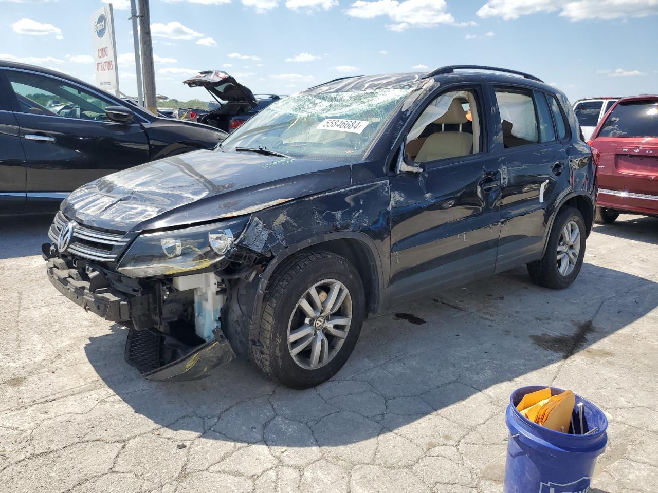 WVGAV7AX1GW586107 2016 Volkswagen Tiguan S