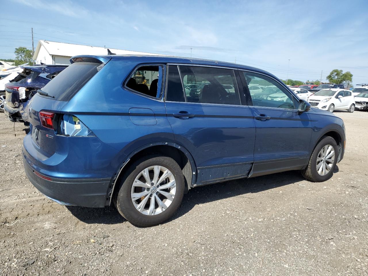 3VV2B7AXXKM091948 2019 Volkswagen Tiguan Se