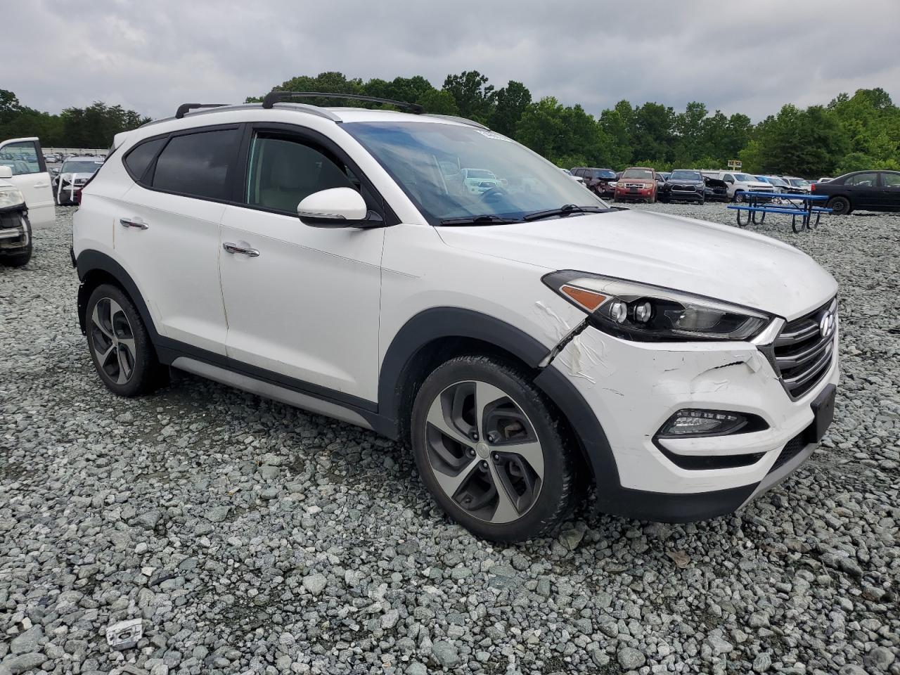 KM8J3CA27HU385540 2017 Hyundai Tucson Limited