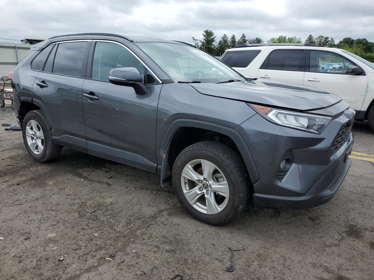 2T3P1RFV2MC187991 2021 Toyota Rav4 Xle