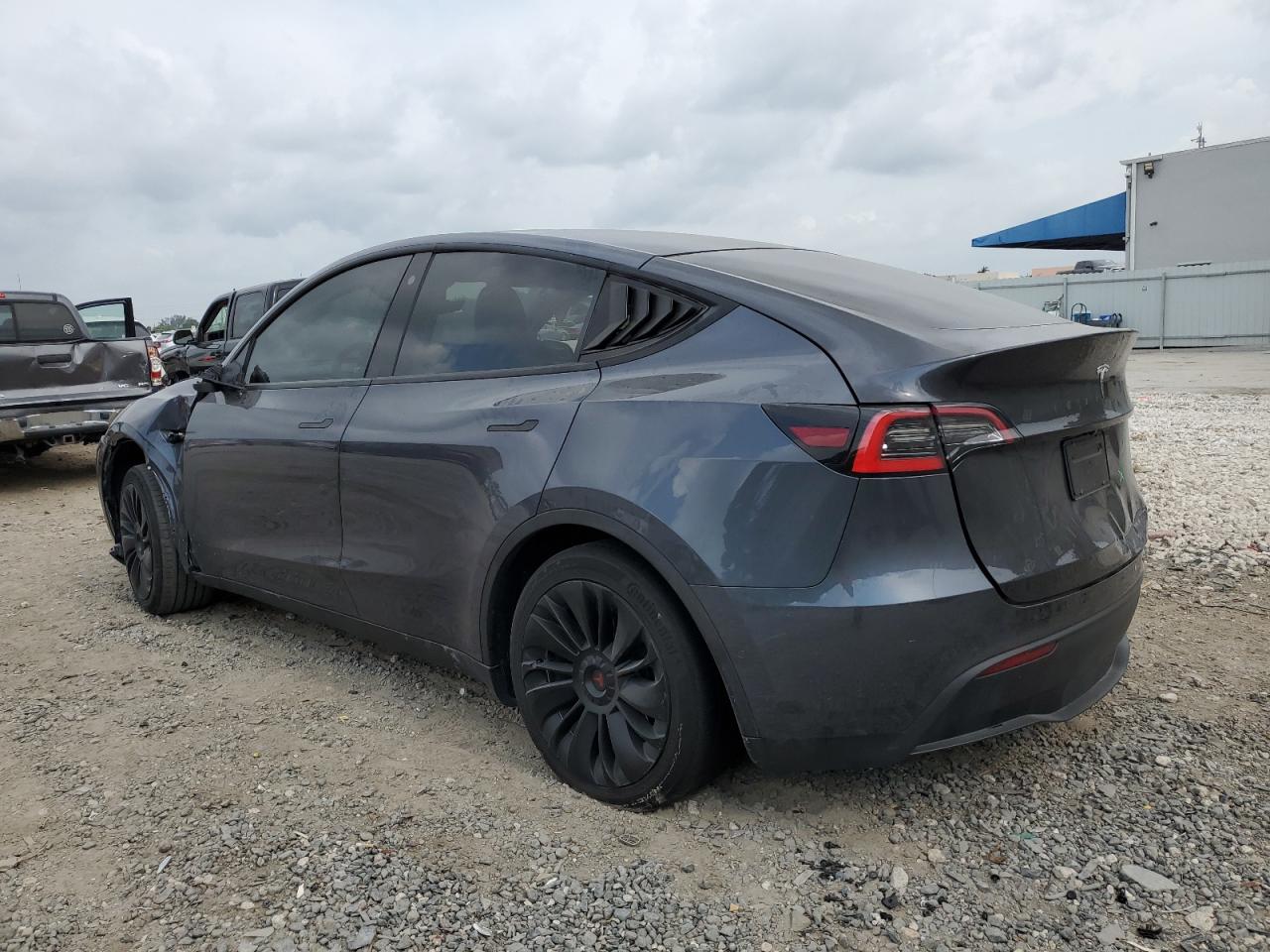 2021 Tesla Model Y vin: 5YJYGDED7MF109726