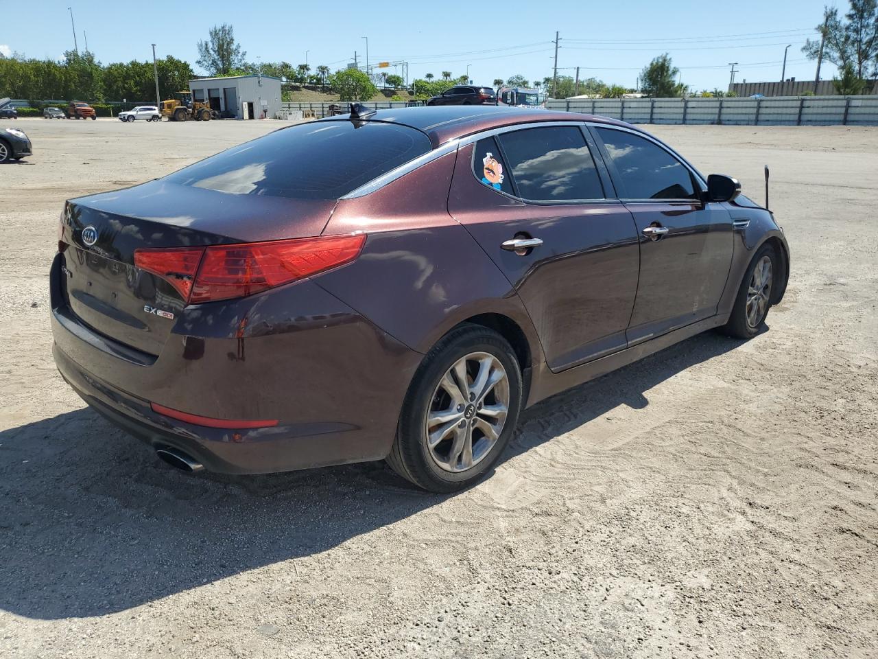 KNAGN4A64B5137326 2011 Kia Optima Ex