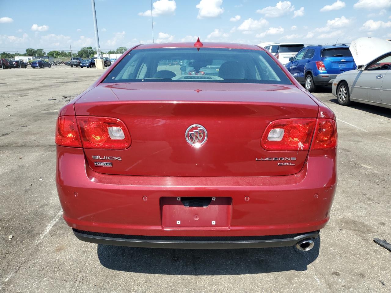 1G4HJ5EM5BU102670 2011 Buick Lucerne Cxl