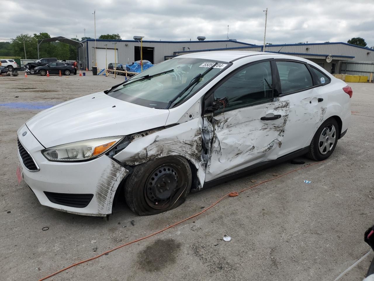 2016 Ford Focus S vin: 1FADP3E20GL339395