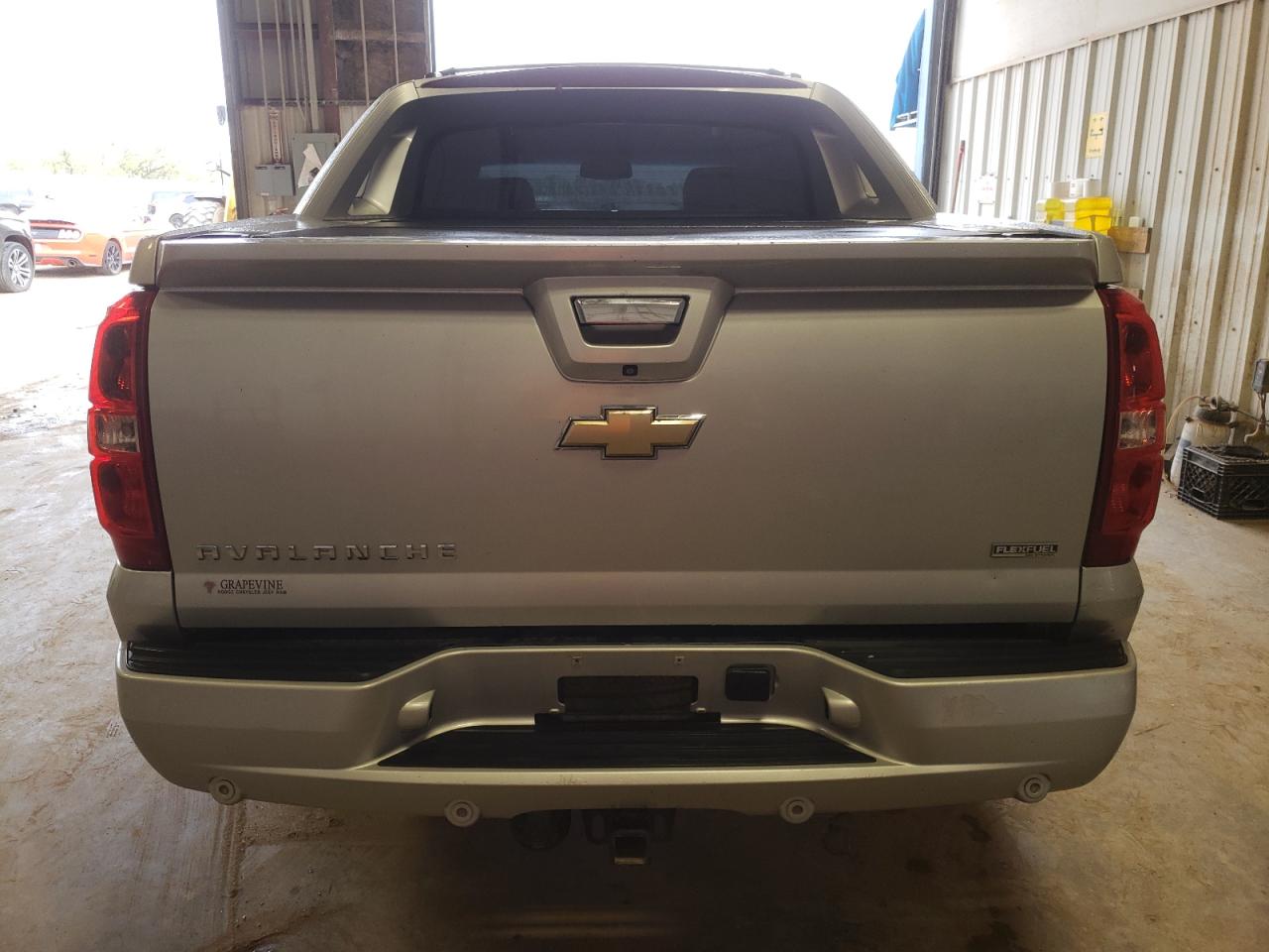 3GNMCFE02BG296360 2011 Chevrolet Avalanche Lt